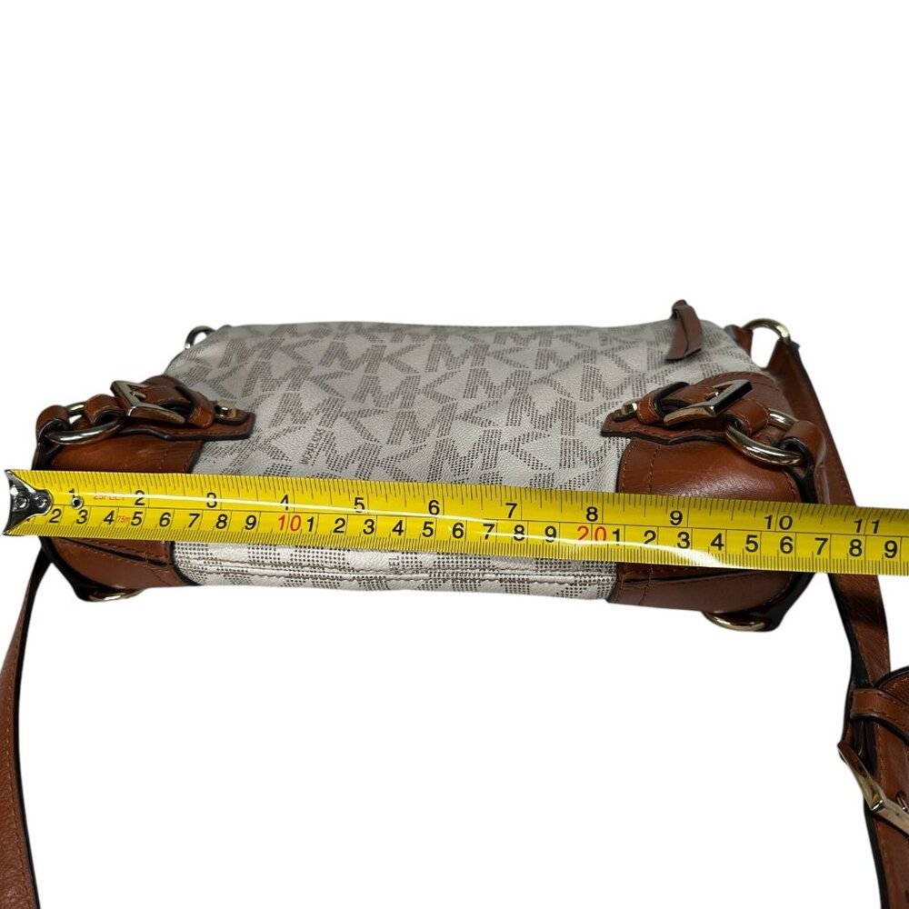 Michael Kors Medium FALLON Messenger Bag Vanilla Acorn - Picture 15 of 16